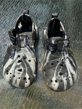 Skechers Black, White & Blue Slip-On GUC Kids Water Clogs Sz 12
